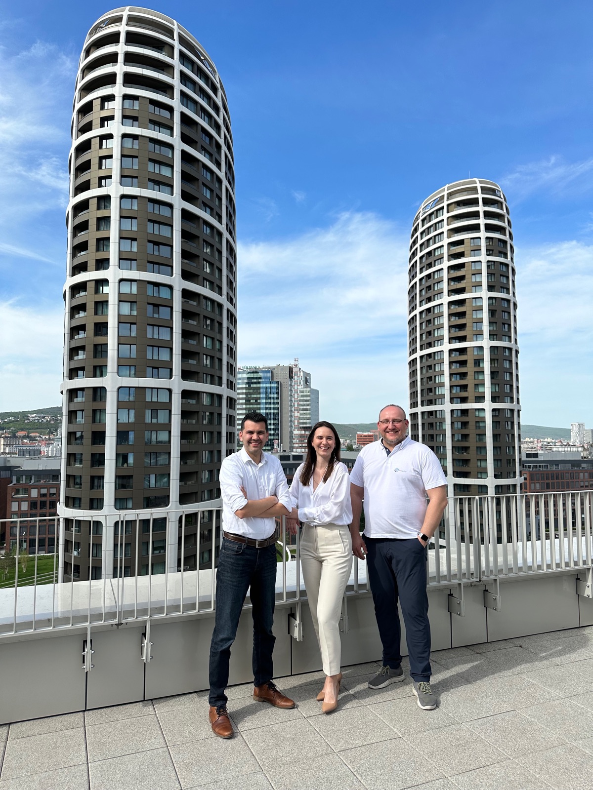 Grow2FIT co-founders Marcel Miklúš and Peter Brtáň with Dominika Pénzeš